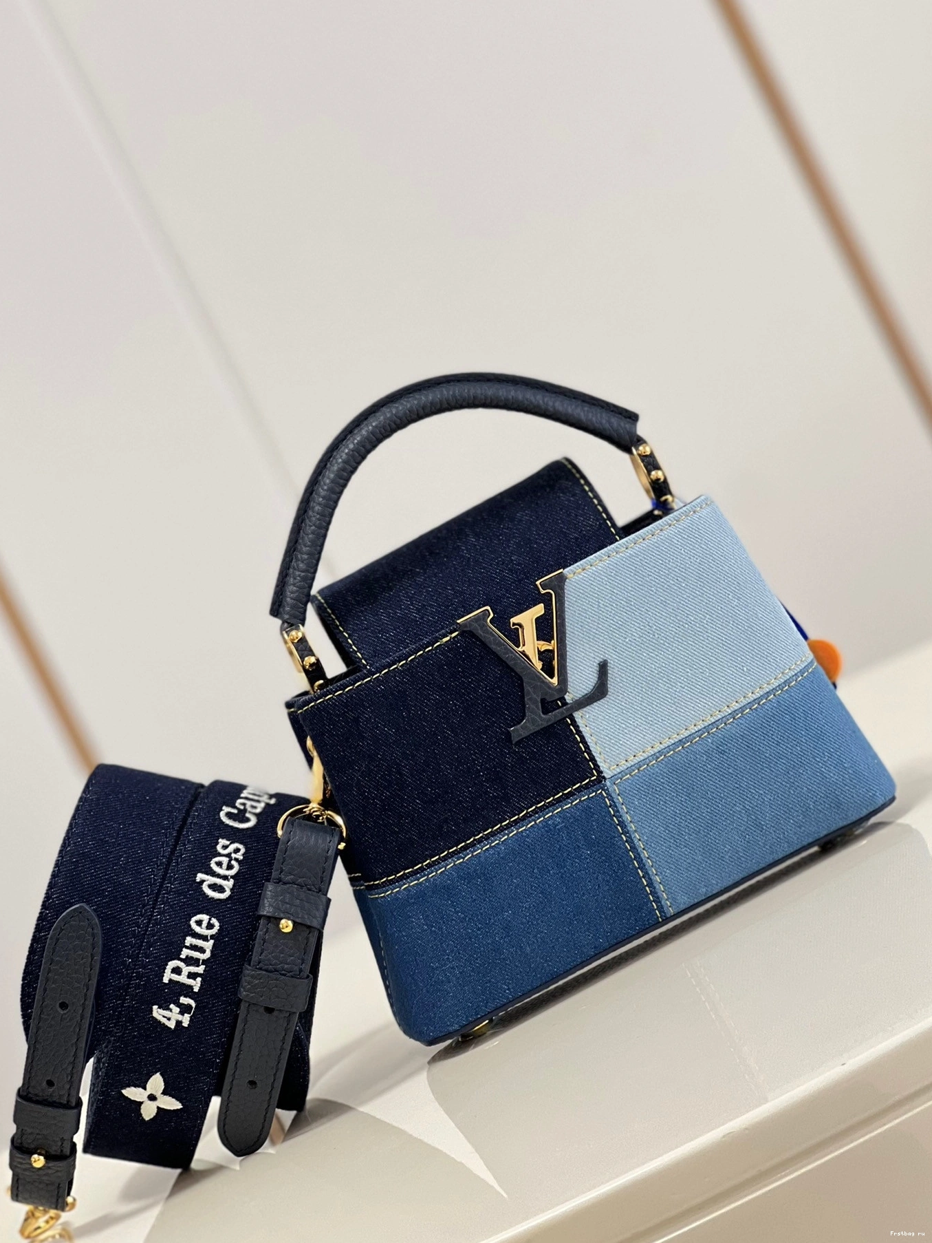 First bag ru VUITTON CAPUCINES LOUIS MINI 0810
